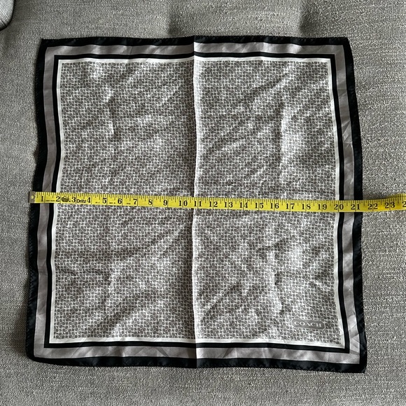 Coach silk scarf - Picture 5 of 5